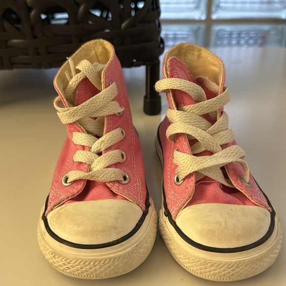 CONVERSE Toddler Girls Pink High Top Sneakers - size 5 - Picture 3 of 6